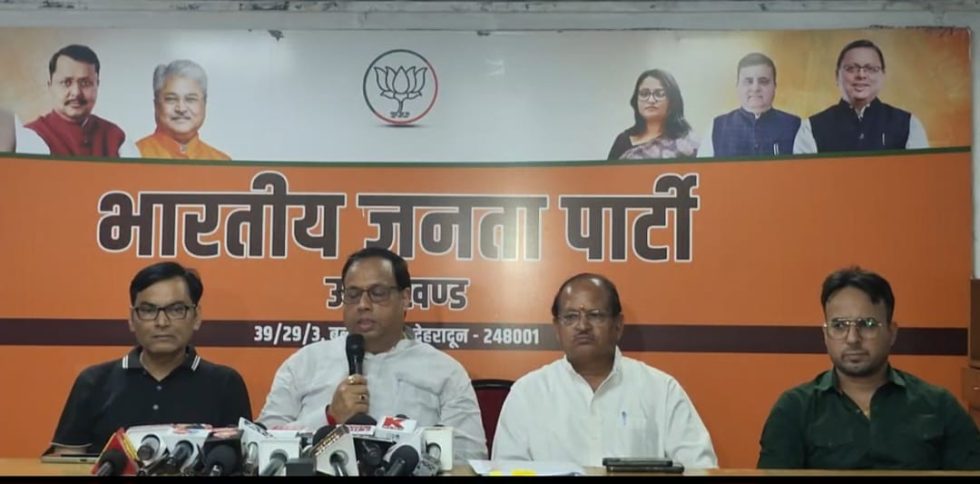 आरोपी किसके निर्देश पर कार्य कर रहा था,यह गोदियाल को कैसे पता हेमंत