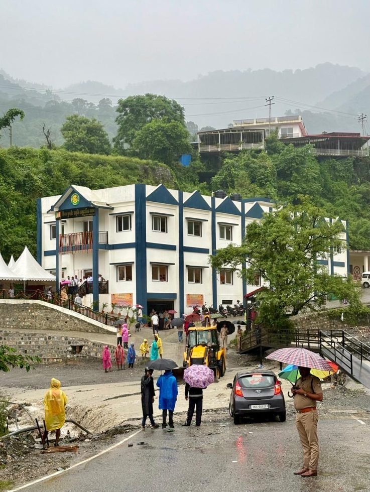 शहीद दीपक पुण्डीर स्मृति सामुदायिक भवन का लोकार्पण