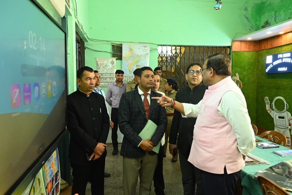 सीएस ने समूह की महिलाओं के आत्मनिर्भरता प्रयासों को सराहा
