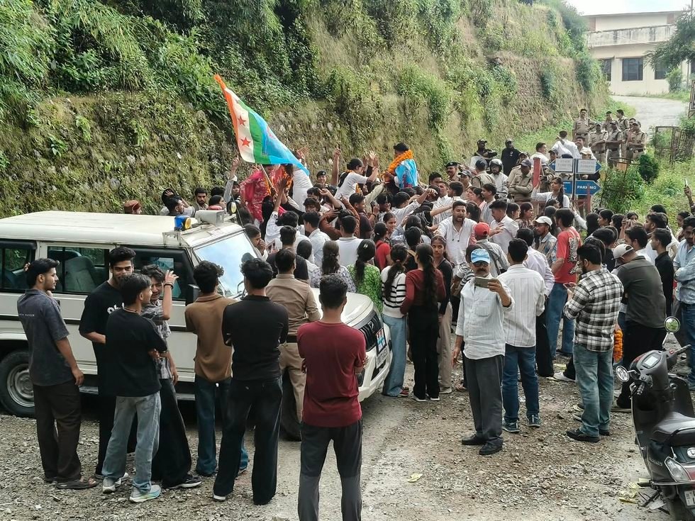 नरेंद्र नगर महाविद्यालय में एनएसयूआई के आयुष रावत अध्यक्ष बने