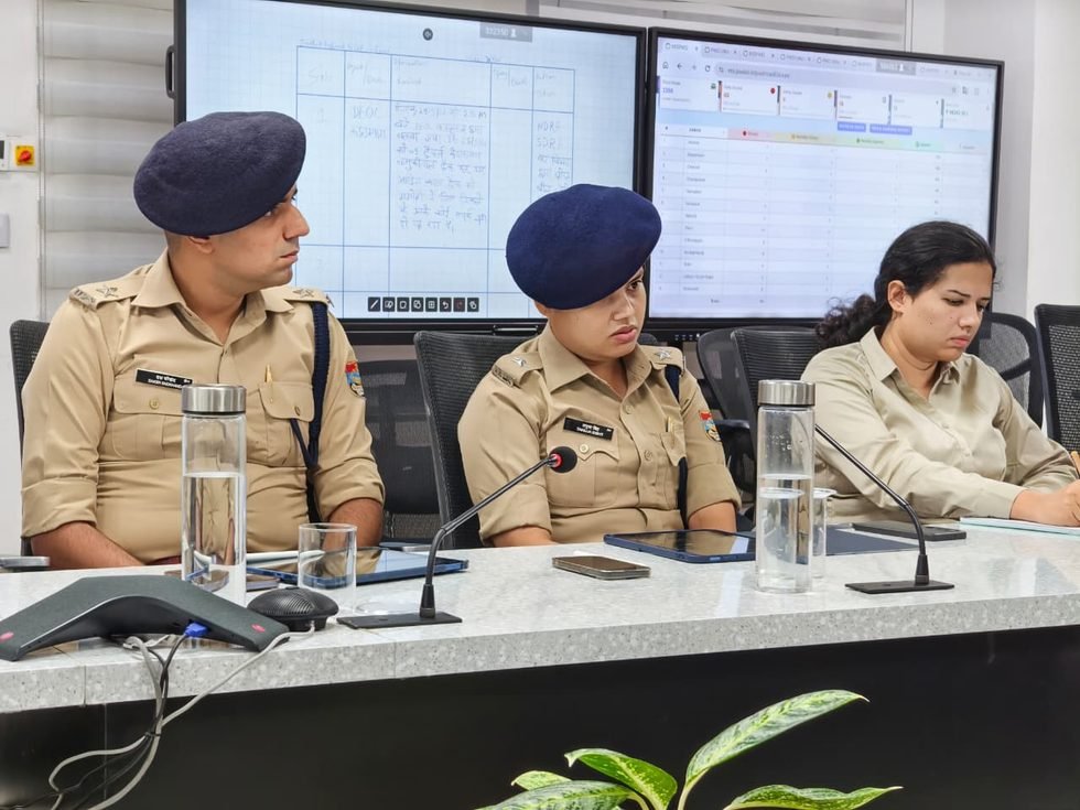 आपदा प्रबंधन विभाग की कार्यप्रणाली से रूबरू हुए प्रशिक्षु अधिकारी