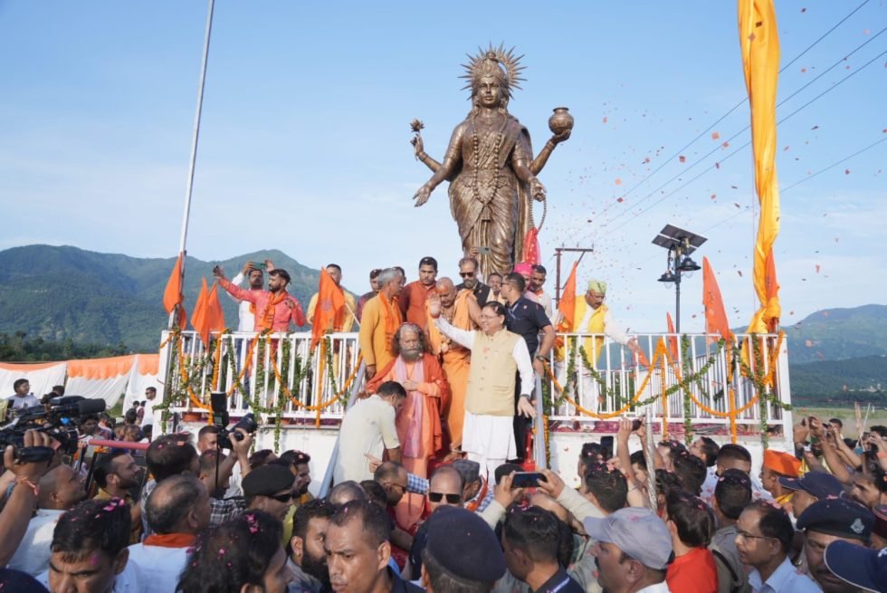 पीएम के जन्मदिवस पर धामी ने जलाया ‘आशीर्वाद का दीया’